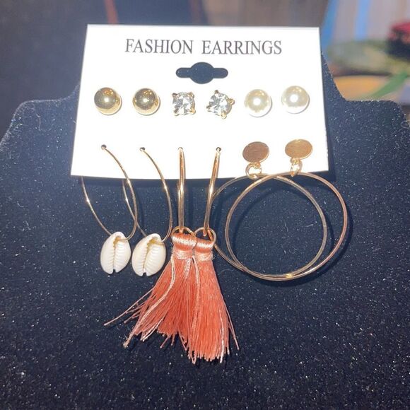 Fashion Earrings.  - Picture 3 of 13